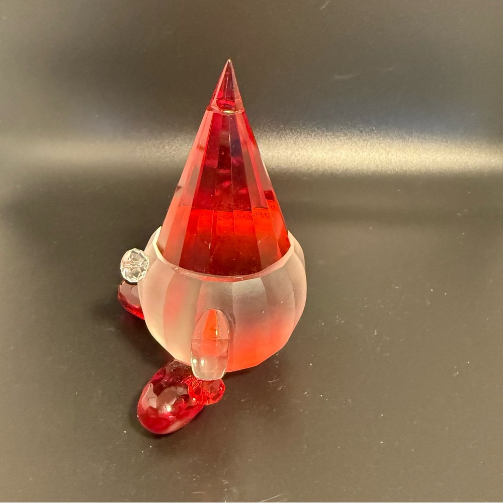 SIMON DESIGNS Gnome Paperweight  Red And Clear Figurine Crystal. - Picture 2 of 7